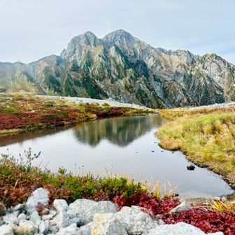 これが見たくて剱澤小屋経由で池🪞
紅葉と逆さ剱！！！