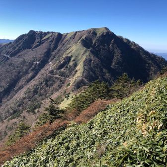 瓶ヶ森(西黒森から)