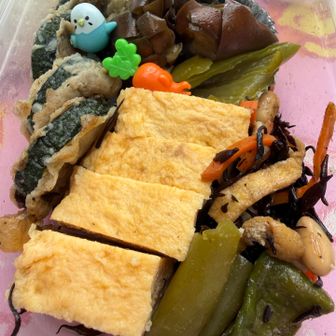 適当な弁当、↑は料理のみ🤤

心配しないて🤪、ご飯は別よ