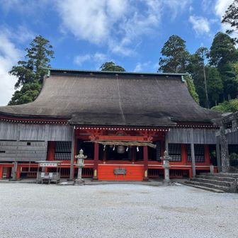 奉幣殿｡厳かな気分になる