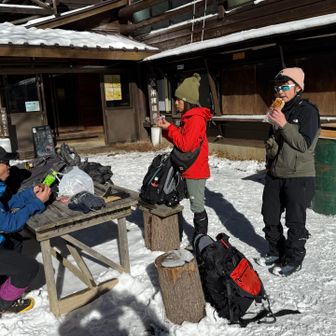 ここから一気に登るから腹ごしらえ