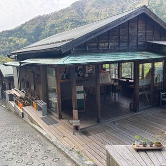 四つ目のチェックポイントNARAYA CAFEならやあん
宮ノ下駅前で、足湯のあるcafe