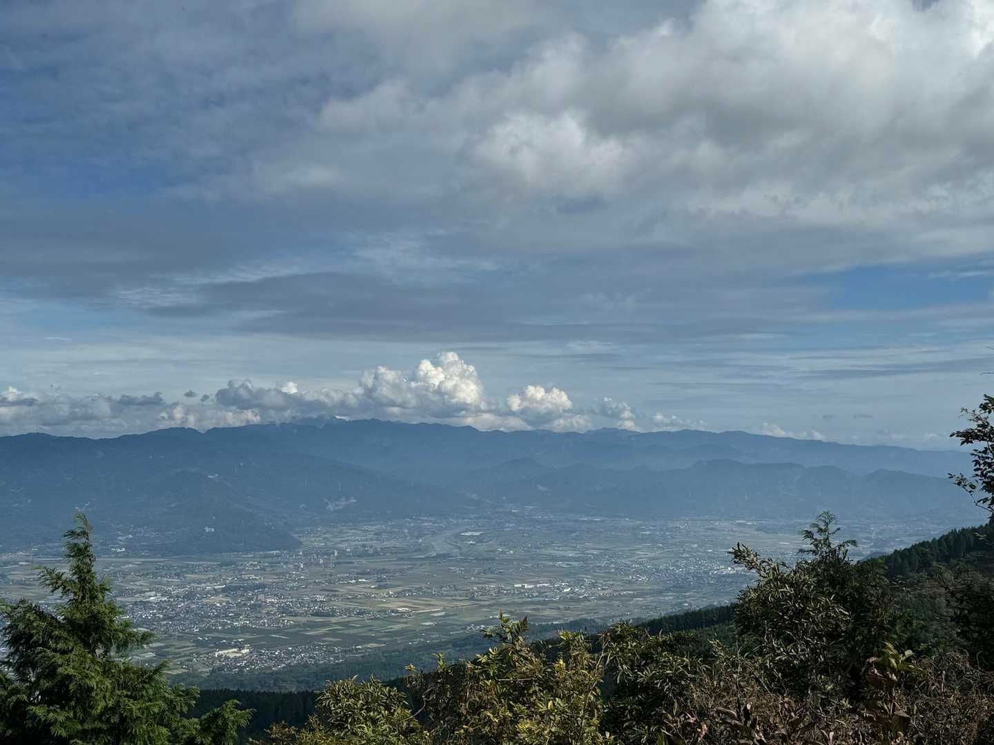 奥には嘉穂アルプス