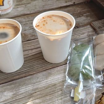 相棒
山で初めてのカップ麺＆ホットコーヒーに満面の笑み✨