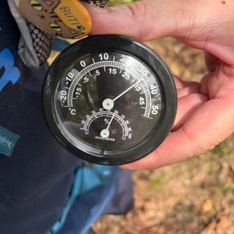 33℃、湿度60%
こりゃ蒸し暑い訳だ🥵