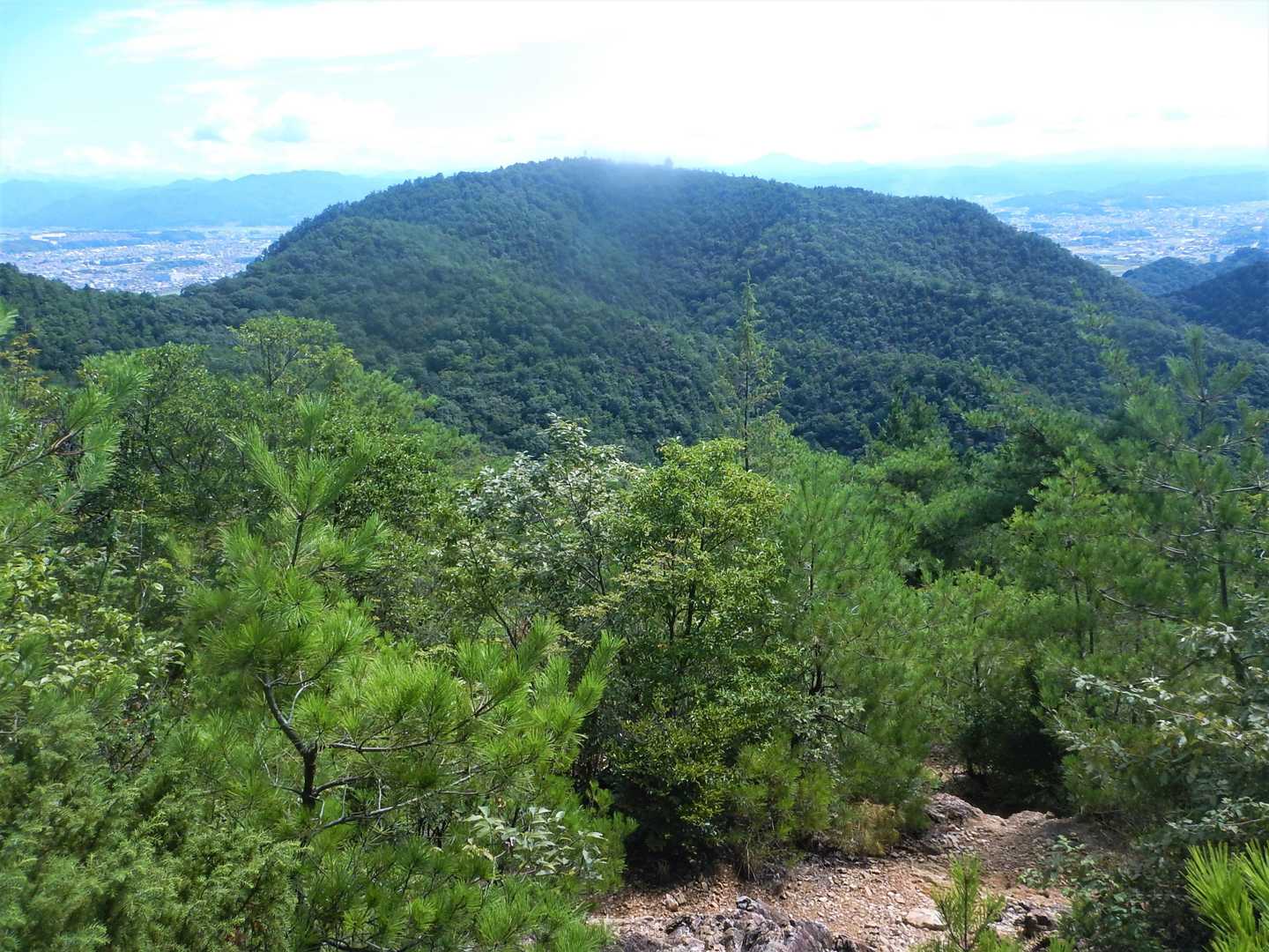 西山休憩所あたりから鳩吹山