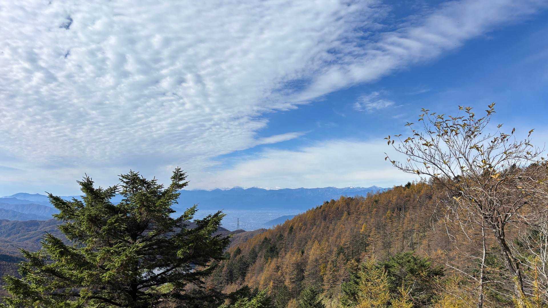 遠くの山並みも綺麗⛰️