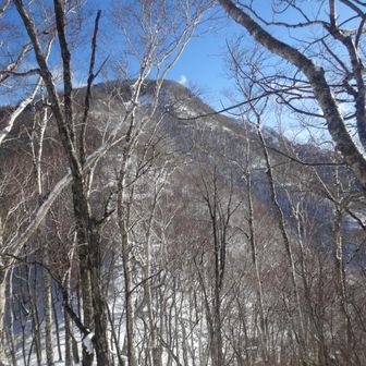 目の前にペラリ山🏔️
いったん下って登り返します💪