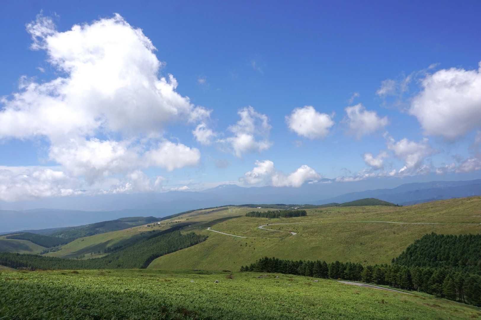 雲がなければ大パノラマ。それでも霧ケ峰の雄大な景色を楽しめました。