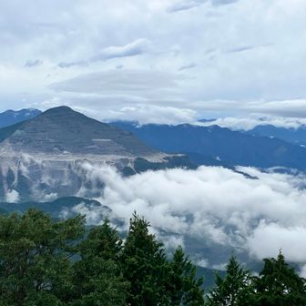 雲多いながらも雨は免れて、正面に武甲山がはっきり見えます🏔´-