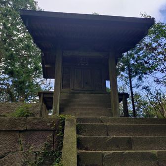 加波山神社本宮。