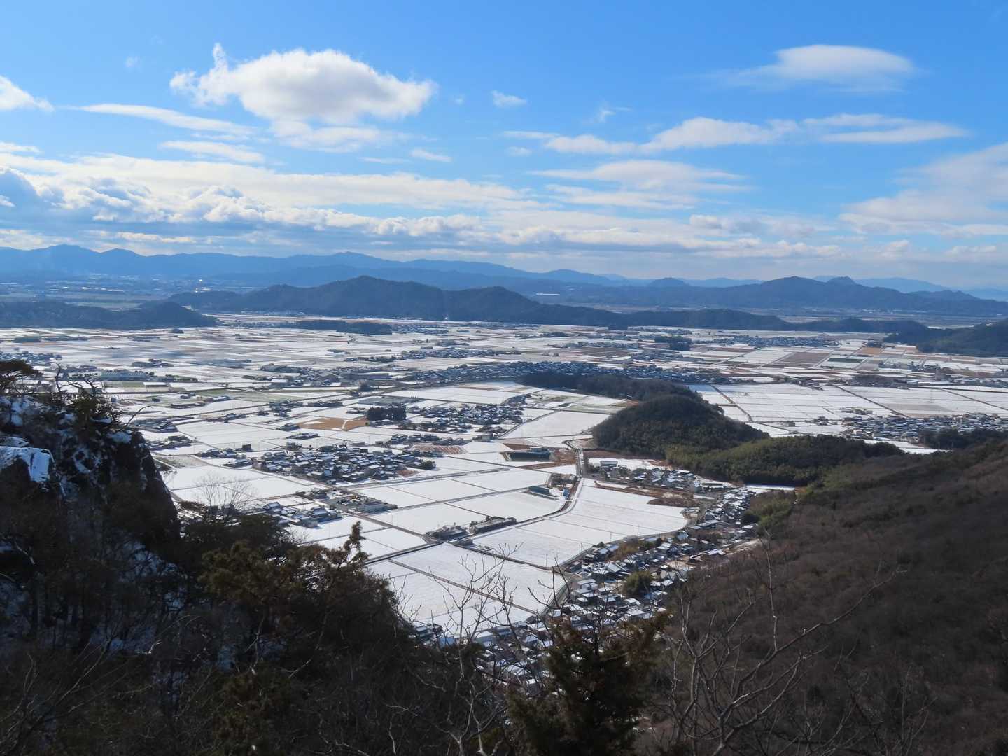 雪野山方面
遠くへ行くほど雪が少ないのが確認できます