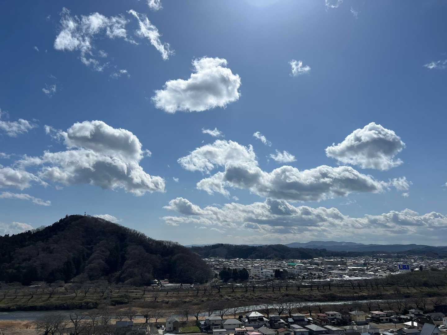 韮神山から船岡城址を望む