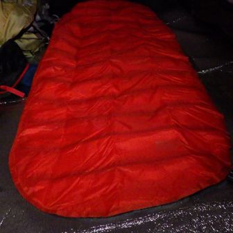 帰って空気漏れの箇所を特定して修理か… 寒くてダウンJKT着てました