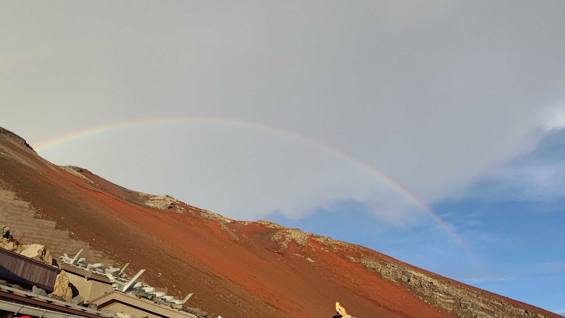 帰るとき・・・にじが！富士山登頂できなかったので・・慰めてもらってるような・・・来年頑張りましょう！