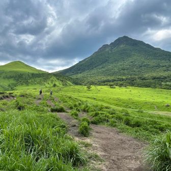 下山後、1番に
登山靴を車中へ(｡≖‿≖ฺ)