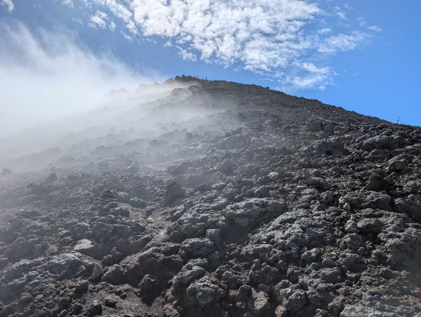山頂が近づきました。ビクトリーロードです!
