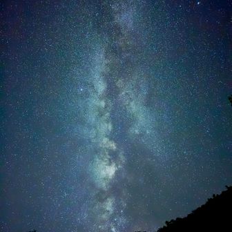 真っ直ぐに伸びた天の川。おやすみ😴