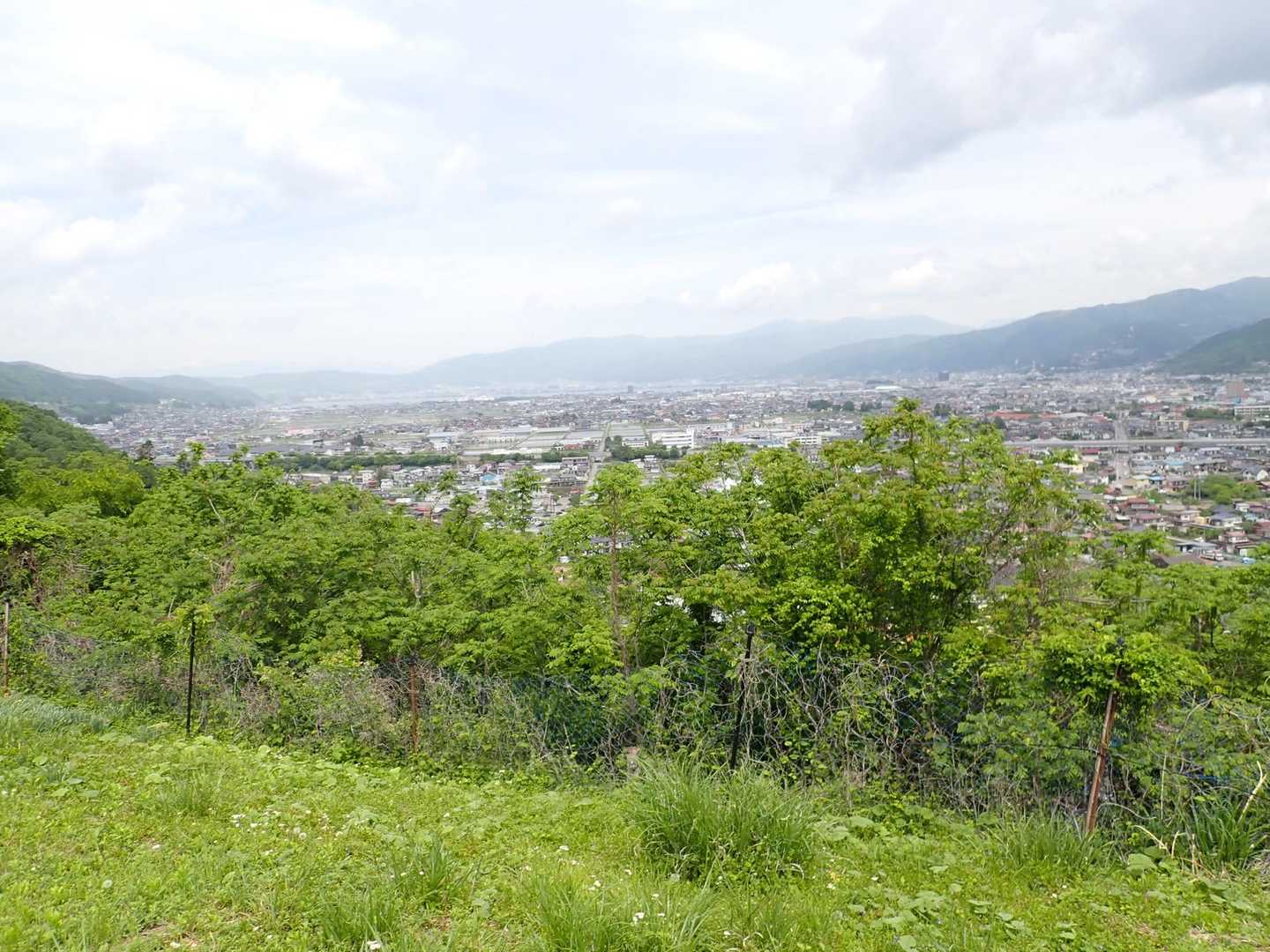 片山展望台に寄り道
諏訪市街地と中信高原
奥には北アルプスも見えてました⛰️