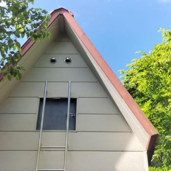 東尾根休憩小屋で小休憩🍪