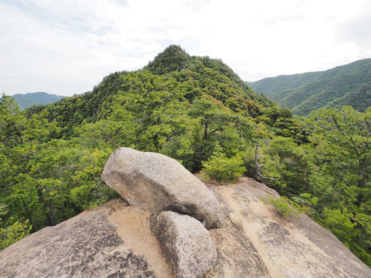 十畳岩から槍ヶ峰方面