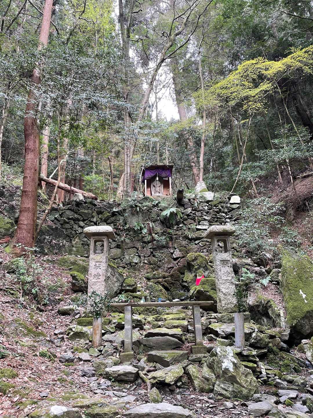 不動の滝
水 ちょろちょろでしたけど...