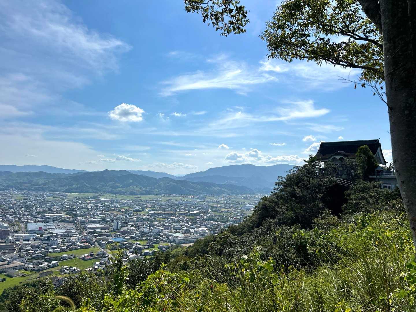 太竜寺山、中津峰山方面
