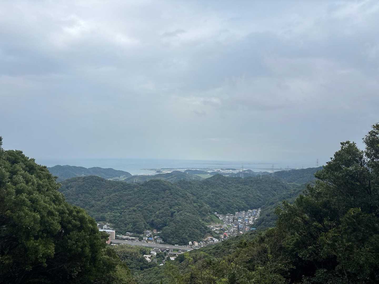 国東半島までは見えなさそうだ。