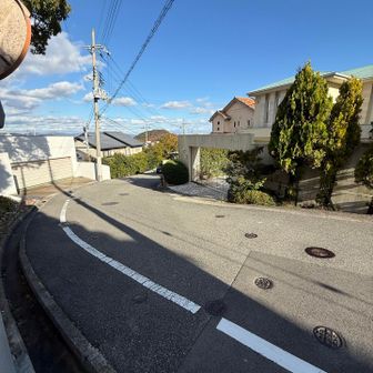 すごいお家がたくさん、どんな悪い事したらこんなとこ住めるやろ😎
こんな思考の人は絶対無理なんやろなぁ😅