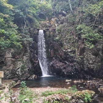ロープウェイ駅の横にある皷ヶ滝