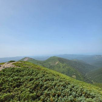 歩いてきた西天塩岳と円山▲
見えにくいけどあの稜線を見るとワクワク😚🎶✨