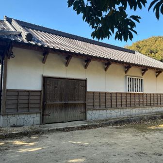 きっとこの中には一夜城のセットがあるね🕵️