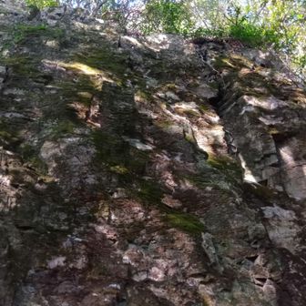 一ノ岳〜天狗岩は、巨石がゴロゴロ。