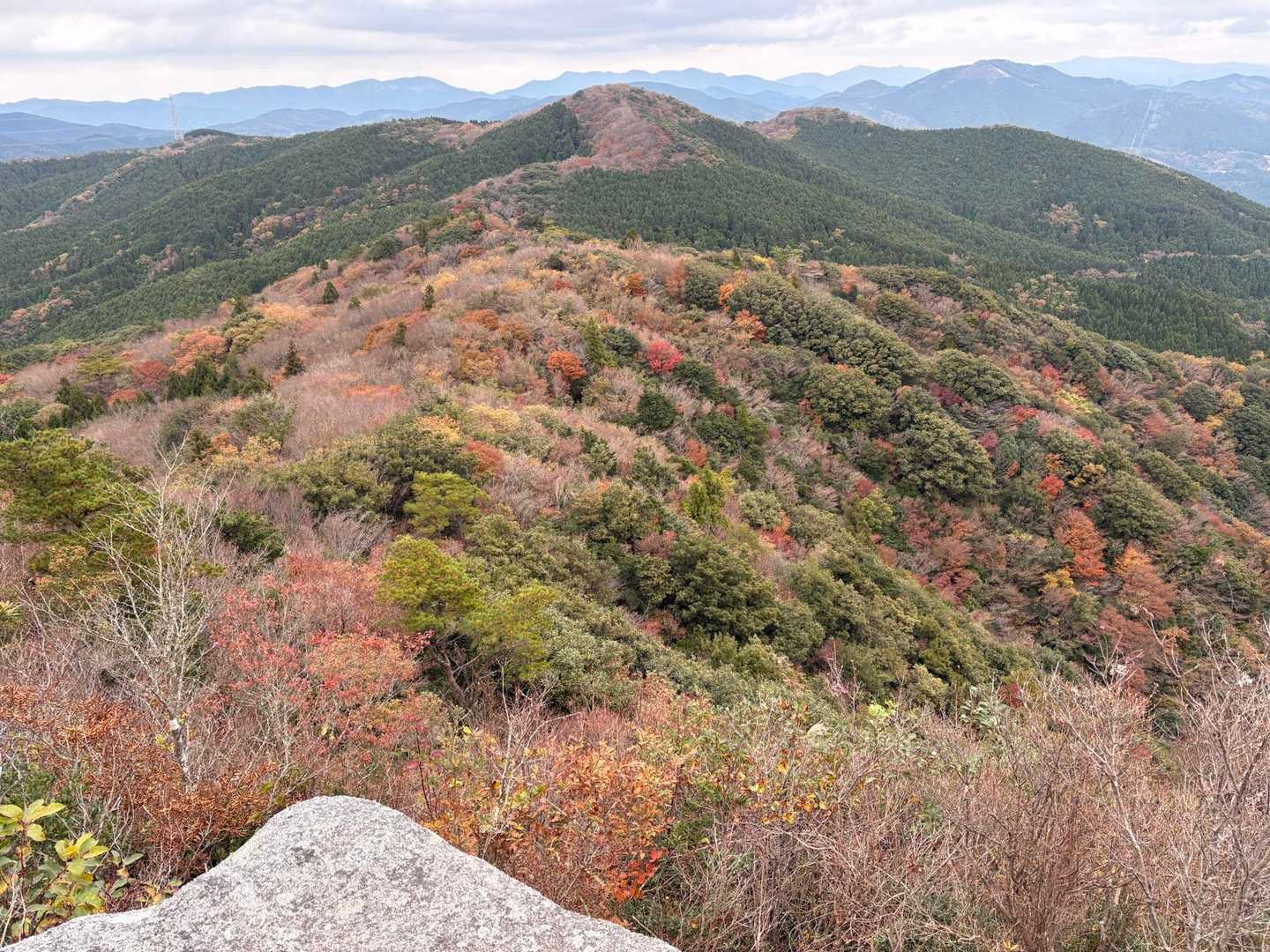 作礼山登山口-作礼山-奥作礼山一ノ岳-重岩山-奥作礼三ノ岳 周回コースの写真