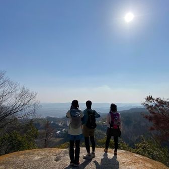 青空の下、寒くも暑くもないちょうど良い気温で快適山行🎵