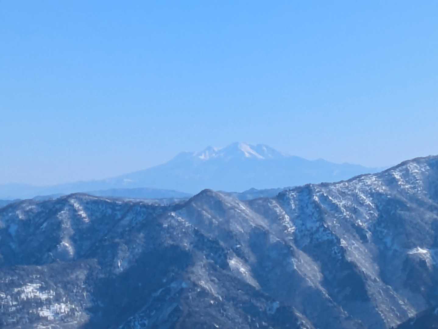 遠くに御嶽山🏔️