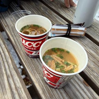 コーヒーにするか、あさげにするか。
で、あさげ。
塩味が染みる♡