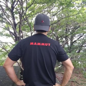 山頂でマムート