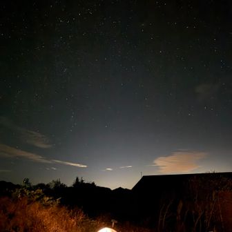 光岳小屋のテント場で今夜もテント泊。相変わらず満天の星。