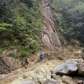 ロッククライミング🧗‍♀️初めて近くでみました
こわっ😱