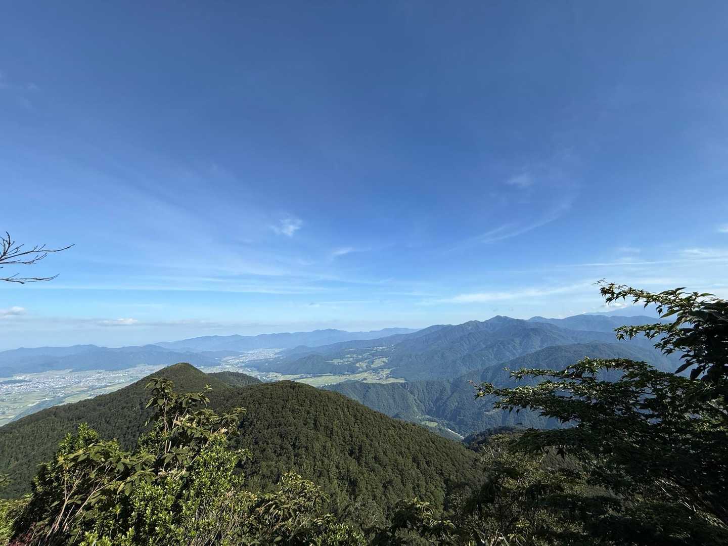 荒島岳中出コース登山口-小荒島岳-シャクナゲ平-荒島岳 往復コースの写真