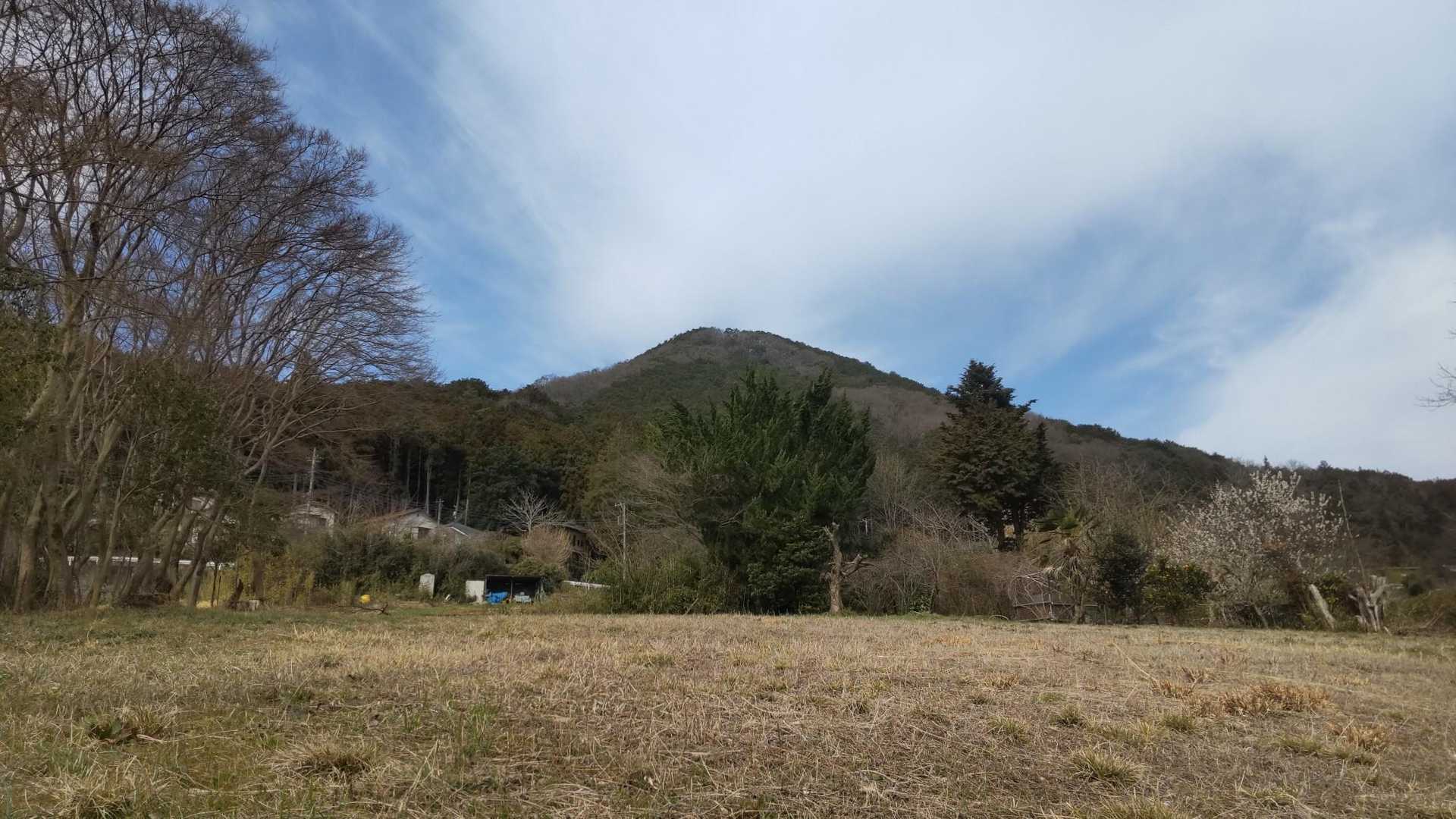 日和田山をぐるっと回って行きます
いきなり田舎の風景になりのどかな気分｡o♡