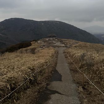 何とかギリギリ明るい時間に下山出来ました！
駐車場に着いたら真っ暗😓
次はもう少し早く出ようと思います。
おつかれ山でした⛰️