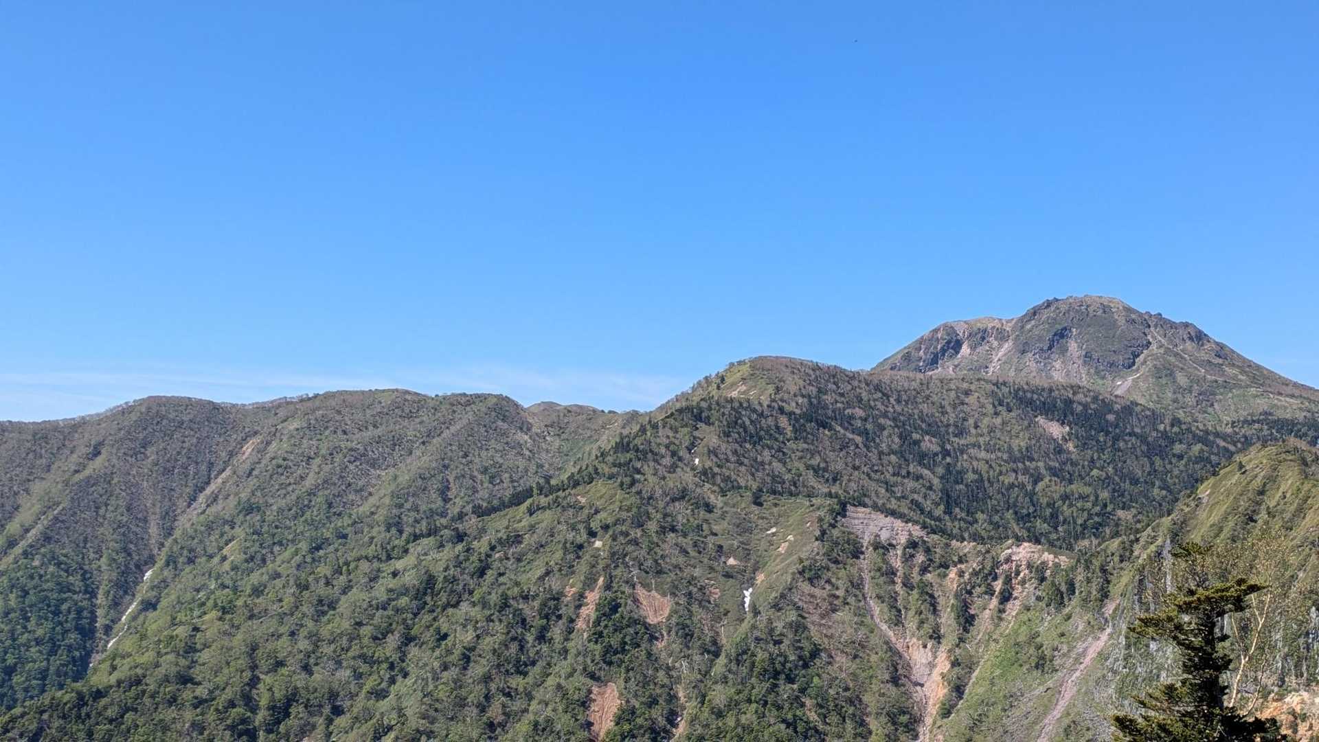 左から
前白根山、五色山
                             白根山
              白根隠山