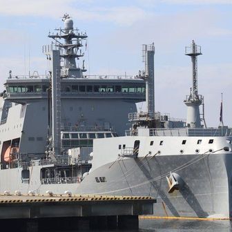 ニュージーランド海軍の補給艦「アオテアロア（HMNZS Aotearoa）」