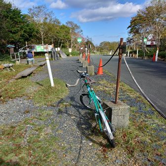 下山時林道ワープように押してきた自転車をデポ