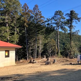 トイレとテーブル＆イスが有れば人がいる