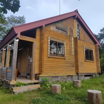 神鳩避難小屋