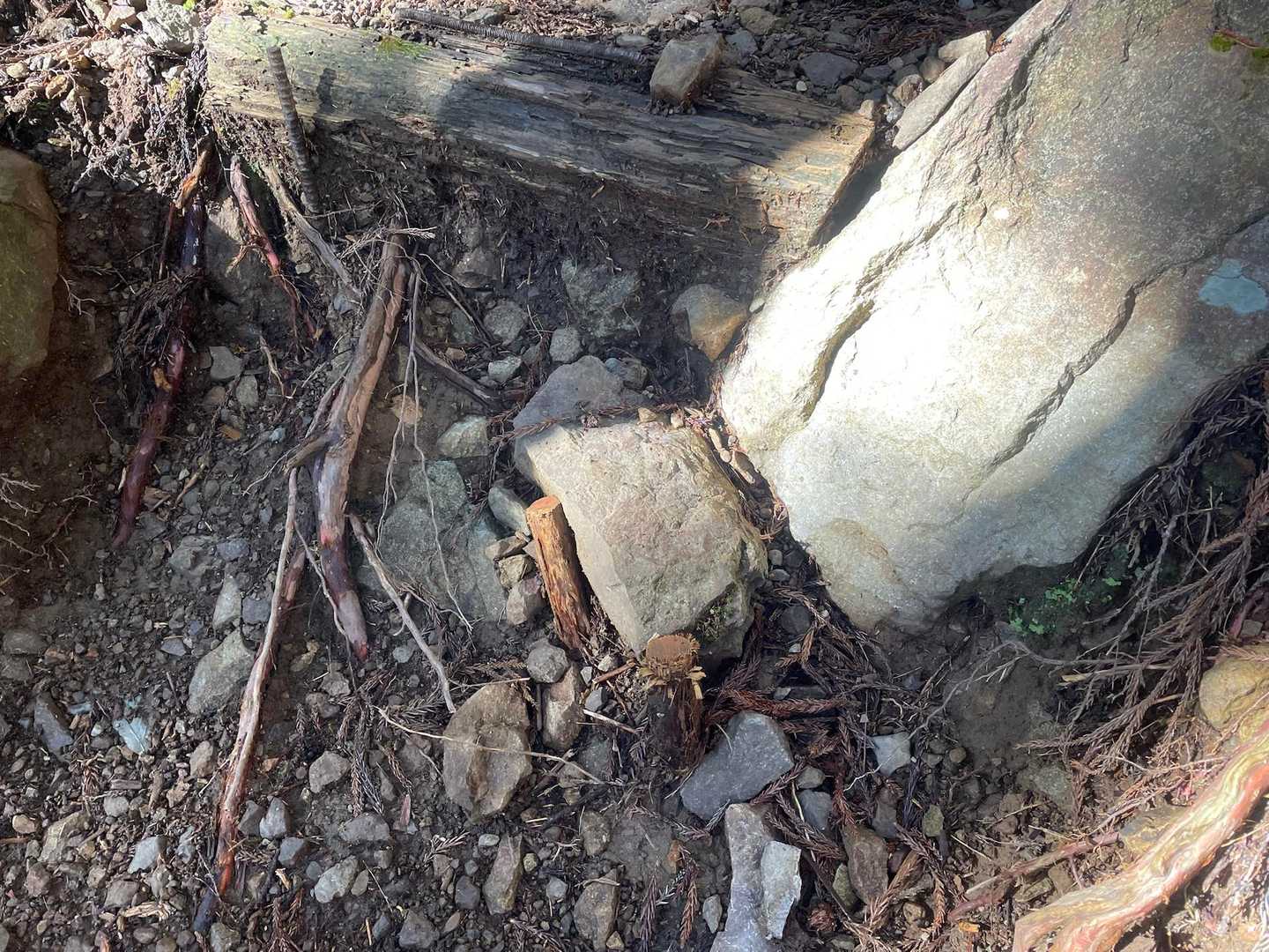 石を固定してくれてあったり。
分かりにくい写真でスミマセン💦