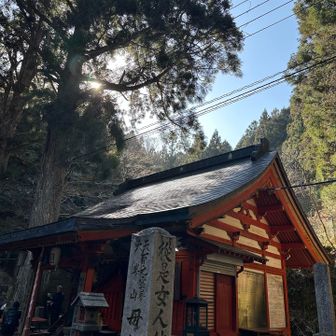 母公堂には結構車止まってたので、皆さん稲村ヶ岳登ってはるんかな。